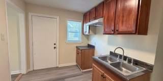 Recently renovated 1 Bedroom Duplex Ready For Move-In!! - Binghampton Gallery 6