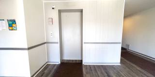 Cardinal Pointe I Gallery 35