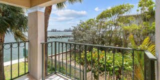1060 Lake Shore Drive Gallery 22