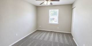 Spacious 3 Bed, 2 Bath Split-Level Duplex with Garage in Lee's Summit! Gallery 8
