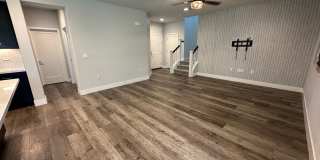Stunning 4 Bedroom, 3 Bath Mountain House Home Gallery 5