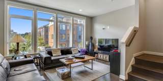 GREAT LOCATION!! Stunning 3BD/3.5BA luxury 4-level townhouse! Gallery 11