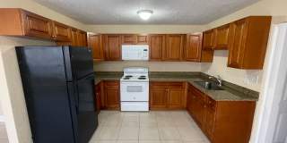 4/2 Home for rent, all tile floor, granite counter tops, new cabinetry, central ac. Gallery 5