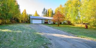 3 BEDROOM | 2 BATHROOM | 2 CAR GARAGE | AIRSTRIP ACCESS 3 BEDROOM | 2 BATHROOM | 2 CAR GARAGE | AIRSTRIP ACCESS Gallery 1