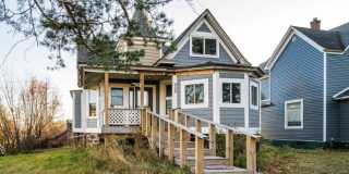 902 9th Ave - Two Harbos Singel Family Home - Available June! Gallery 1