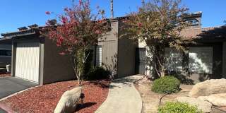 Adorable 2 bedroom 2 bathroom with 1 car garage attached Gallery 3