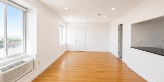 10 Franklin Boulevard Gallery 11