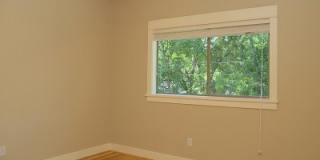 UT PRE-LEASE: Beautiful, Recently Constructed 6 bed/ 4 ba home in North Loop Area, Mins to UT Gallery 18