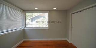 916 East 25th Avenue Gallery 20