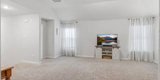 827 laurel Gallery 17