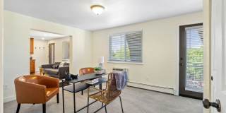 Incredible 2 bedroom 1 bath Condo in West Washington Park Neighborhood Gallery 6