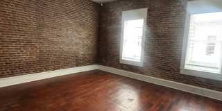 Cute Upstairs Down Town Apartment! Gallery 1