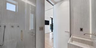 1045 W 47th Ct Gallery 25