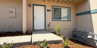 2 Bed 1.5 Bath Fully Remodeled Condo AVAILABLE 9/15/2026!! *DO NOT DISTURB TENANTS* Gallery 1