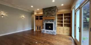Luxury 5 Bedroom Home with Soaking Tub, Chef’s Kitchen & Expansive Primary Suite Luxury 5 Bedroom Home with Soaking Tub, Chef’s Kitchen & Expansive Primary Suite Gallery 21