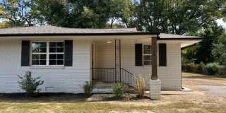 Renovated 2 Bedroom 1 Bath Duplex for Rent! Gallery 1