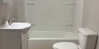 NEW LISTING ! Spacious 5 Bedroom 2 Bath House Gallery 7