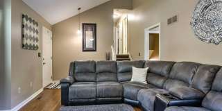 Picture-Perfect Home in the Heart of Lee's Summit! Gallery 9