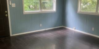 Oak Ridge 37830 - 2 bedroom, 1 bath Duplex - Contact Lisa Vineyard 865-216-9334 Gallery 1
