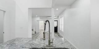 522 Kelton Avenue Gallery 13