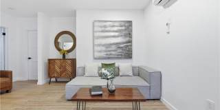1989 N Lake Avenue Gallery 3