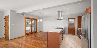 Ocean Beach 2 Bedroom + Bonus Room. Panoramic Water Views! Gallery 15