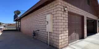 One level Boulder City lakeside & pool Gallery 4