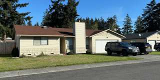 ***PENDING APPLICATION***Fantastic 3 Bedroom Home in the heart of Town! Dogs Negotiable! Gallery 1