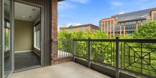 250 Daniel Burnham Square Gallery 13