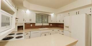 5 BR/2.5BA | Sprawling Single Family Home | 2-Car Garage | Huge backyard! Gallery 16
