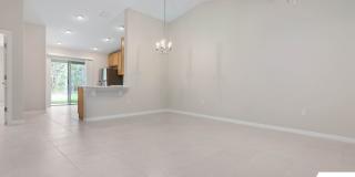 LIKE NEW 3/2/1 TOWNHOUSE IN BEAUTIFUL SEMINOLE WOODS Gallery 7