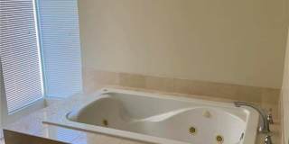 3400 Hawkwood Gallery 12