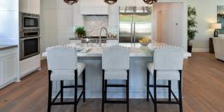Newer Construction in Manhattan Beach Hill Section Gallery 16