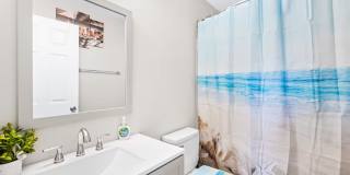 Room in 3 Bedroom Home at Mobley St Gallery 1