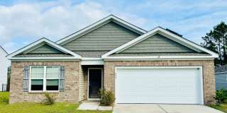 4 bed, 2 bath-- Available Aug 2026! Gallery 1