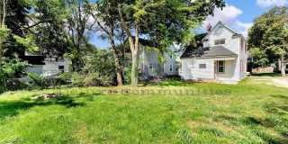 3 Bedroom Eastown Home! AVAILABLE NOW! Gallery 25