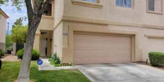 1109 Scenic Crest Dr // Seven Hills Townhome available for rent Gallery 1