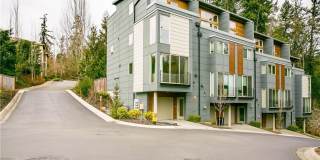 Stylish Townhome Living Near Lake Sammamish | 2 Bedrooms, 2.5 Bathrooms Gallery 1