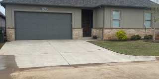 3 bedroom 2.5 bathroom in gated community! Gallery 1