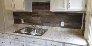 2 Bedroom Home with hard surface flooring! Gallery 4