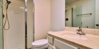 Remodeled 3bd 3-Story Townhouse With Attached Garage Remodeled 3bd 3-Story Townhouse With Attached Garage Gallery 6