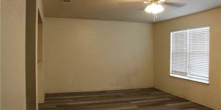 415 E 4th Avenue Gallery 14