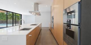 Zen House | Award-Winning Architectural Lease in Manhattan Beach Gallery 12