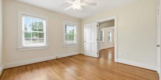 Gorgeous Home in Downtown Lillington! Gallery 29