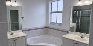 8720 NW 111th Ct Gallery 14