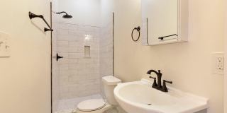 1820 Laharpe St Gallery 3