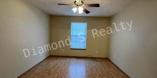 Cute 2 Bed Duplex Available Now - 2 bed, 2 bath, 1 car garage! Gallery 12