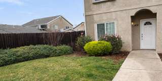 Fantastic 3 Bedroom, 2.5 Bath Townhouse! Gallery 1