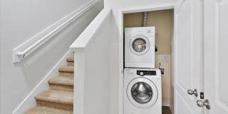 Condo in Greenstone at Aberdeen! Gallery 1