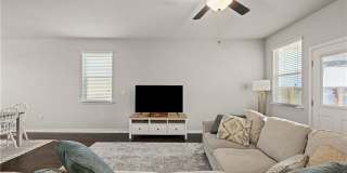 Newly Constructed, 4 BR / 3 BA Home - 2 Car Garage - Pool - Close to Mueller Gallery 11